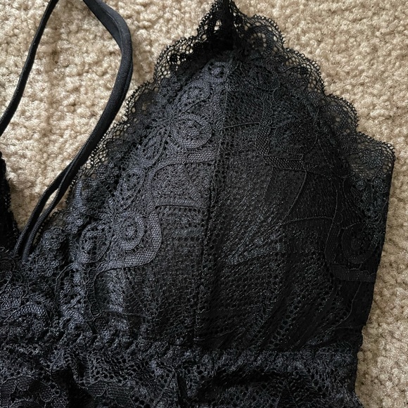 SOLD Black Lace Bra - Picture 3 of 5